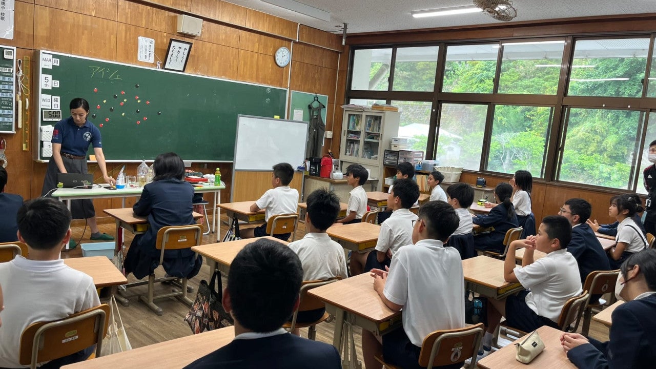 Visit Tokunoshima school