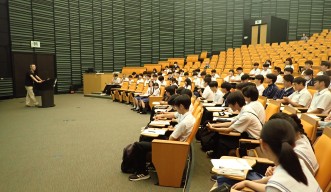 沖縄県立知念高等学校学生の写真