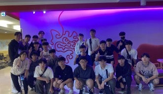 韓国グミ高校生徒の集合写真