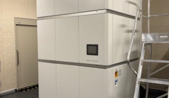 CryoARM200