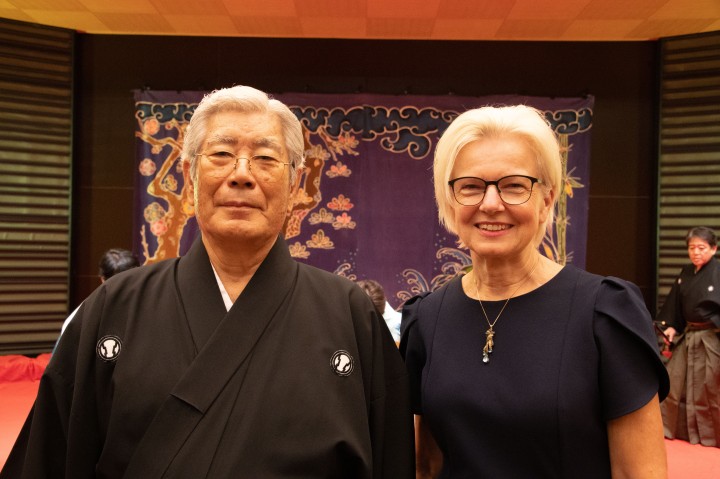 OIST President Karin Markides and Toshikazu Tamaki, President of the Traditional Music Association of the Nomura School of Ryukyuan Classical Music