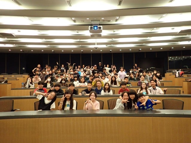 恩納小学校の生徒90名が2025年4月28日にOIST訪問しました。