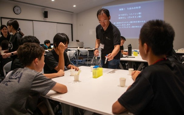 Eguchi-san teaching children