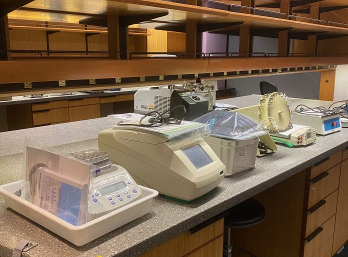Centrosome Dynamics and Evolution Lab