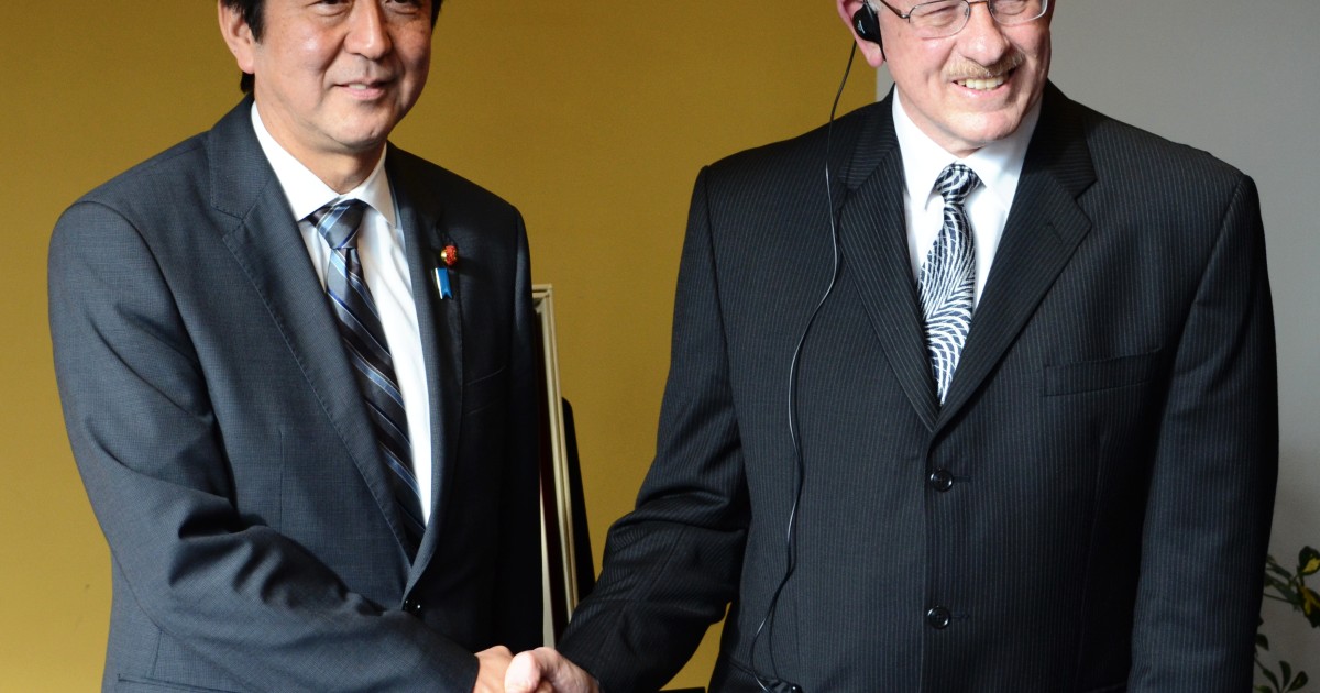 Prime Minister Shinzō Abe And Oist President Jonathan Dorfan Okinawa Institute Of Science And